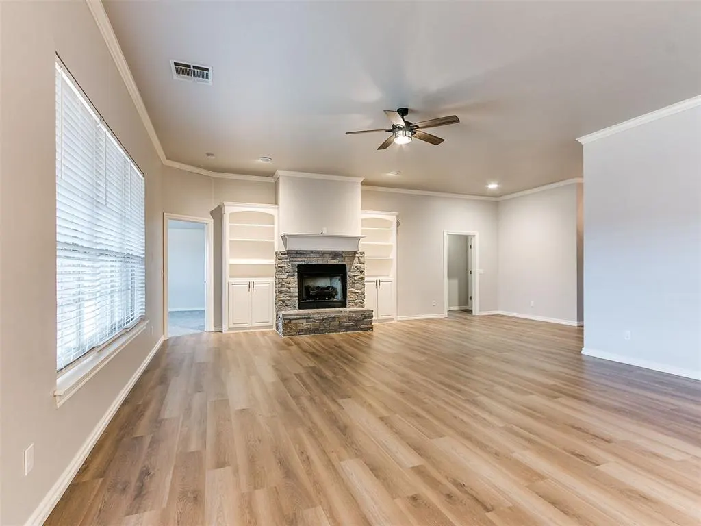 Photo 9 — 805 S Bouziden Drive, Moore, OK 73160