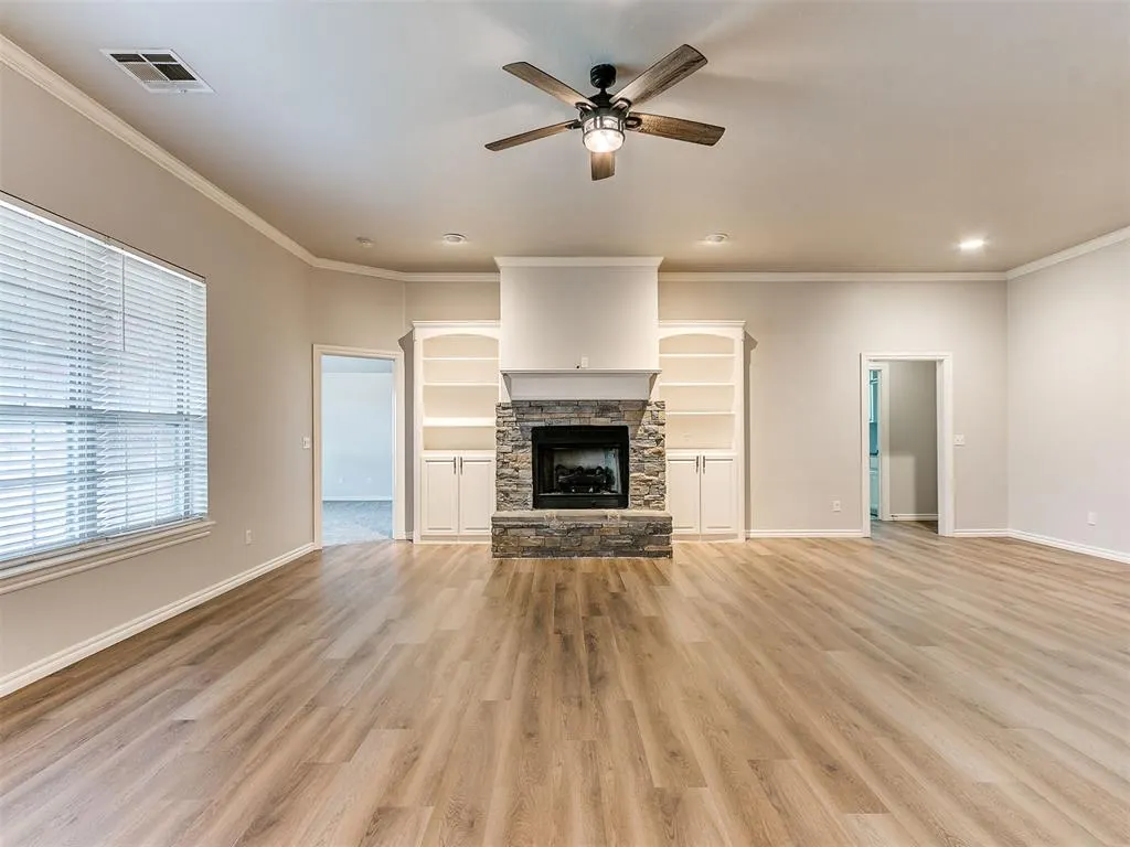 Photo 10 — 805 S Bouziden Drive, Moore, OK 73160