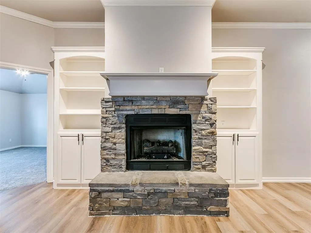 Photo 11 — 805 S Bouziden Drive, Moore, OK 73160