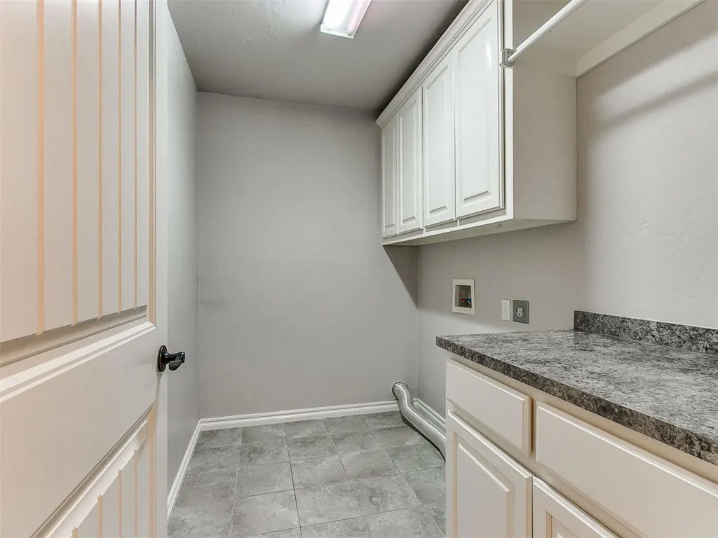 Photo 36 — 805 S Bouziden Drive, Moore, OK 73160