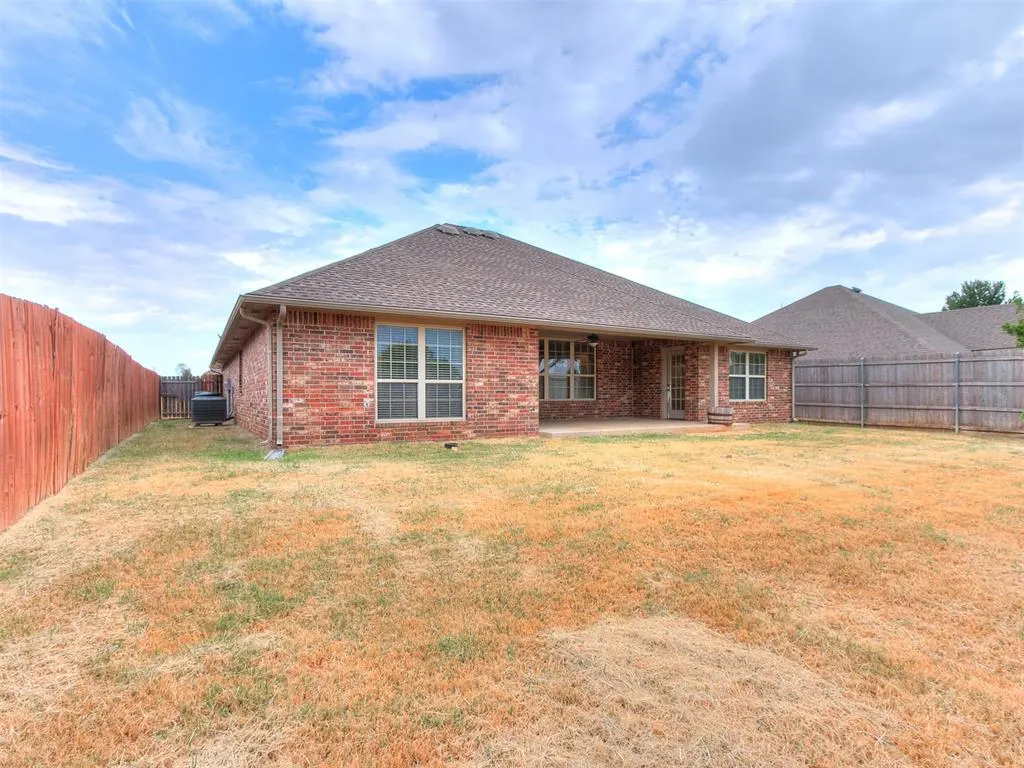 Photo 39 — 805 S Bouziden Drive, Moore, OK 73160