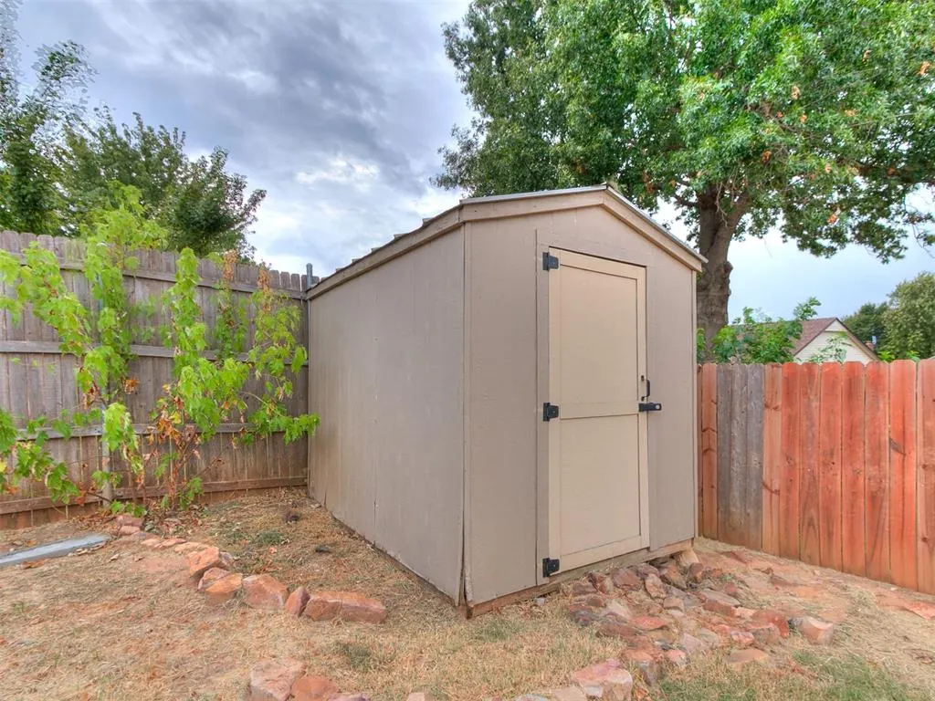 Photo 41 — 805 S Bouziden Drive, Moore, OK 73160