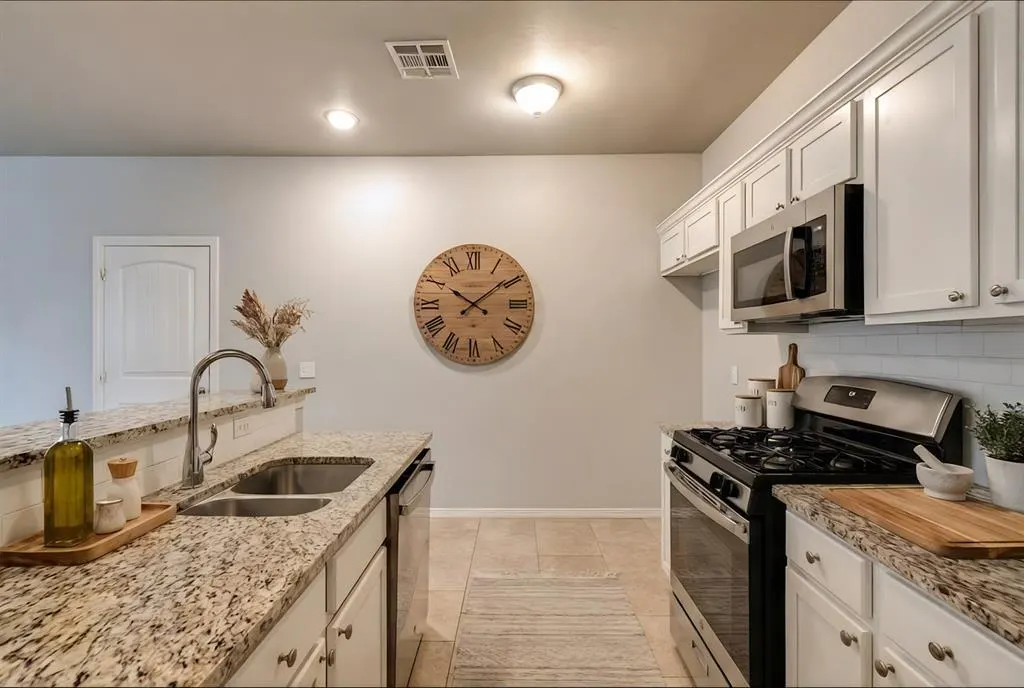 Photo 8 — 608 N 5th Street 608-610, Cashion, OK 73016