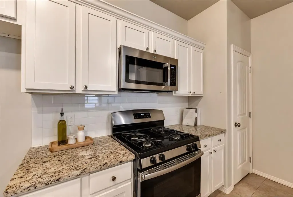 Photo 10 — 608 N 5th Street 608-610, Cashion, OK 73016