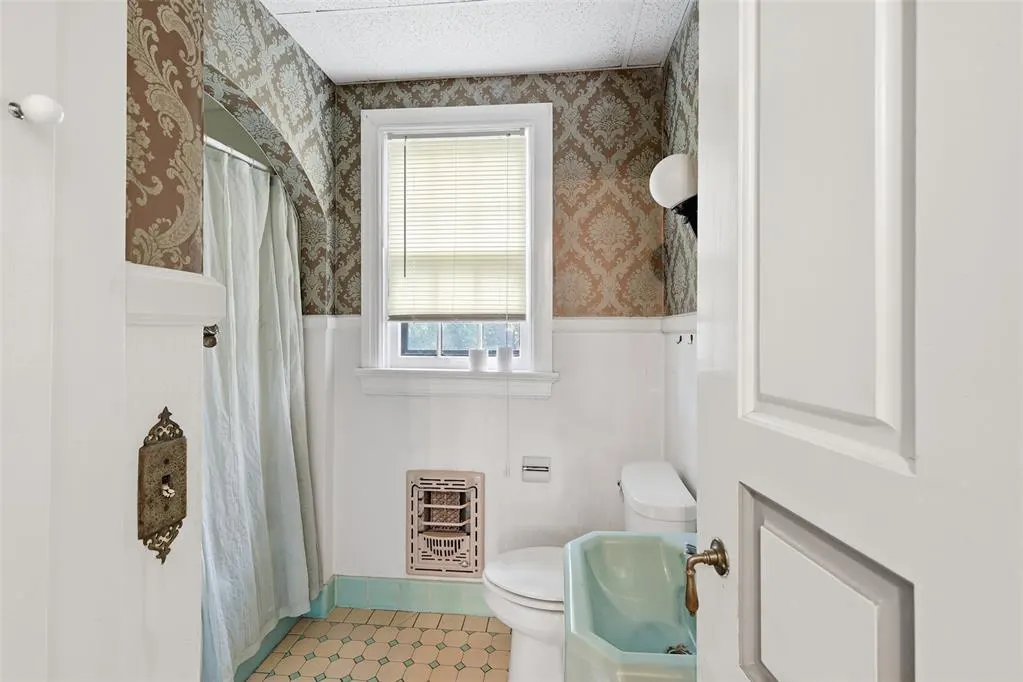 Photo 20 — 422 S Highland Street, Ada, OK 74820