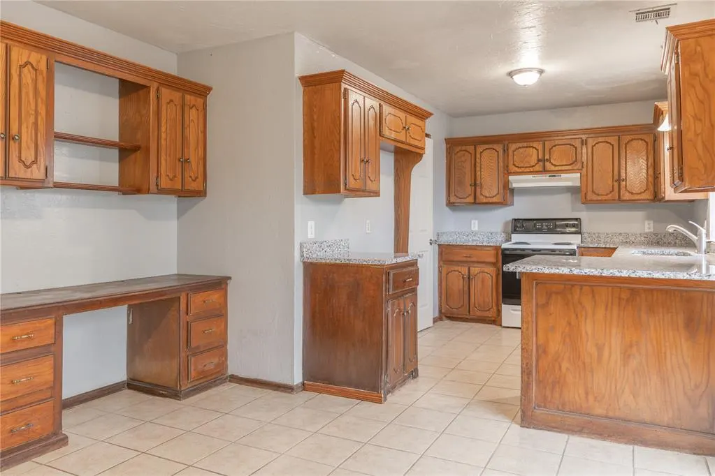 Photo 11 — 1808 Cimarron Trail, Choctaw, OK 73020