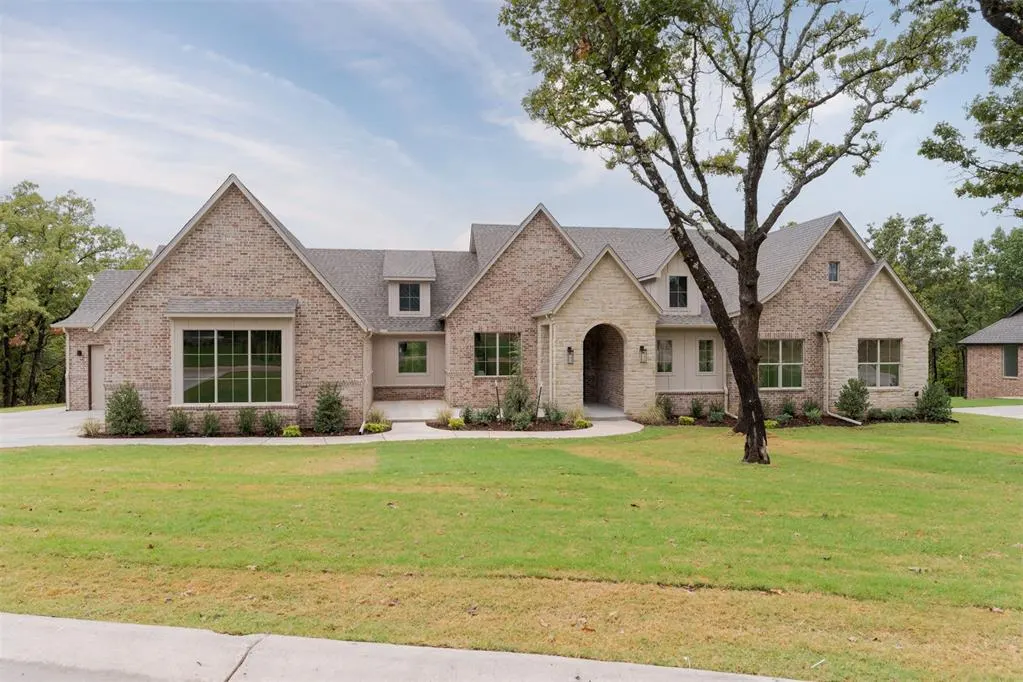 Front exterior — 12801 Hidden Trail, Arcadia, OK 73007