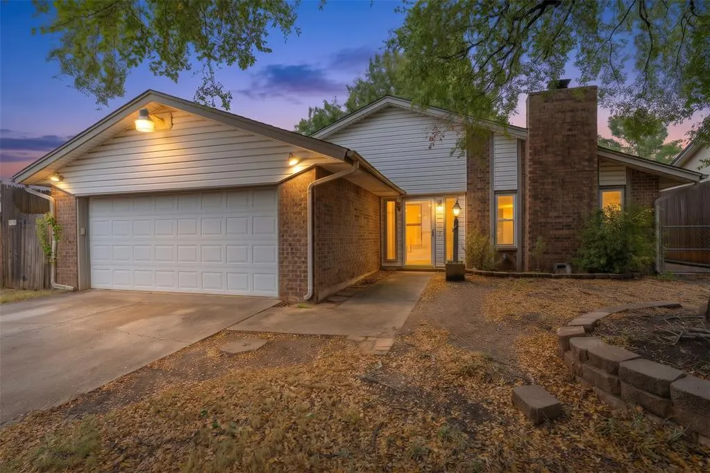 Front exterior — 10445 Dover Drive, Yukon, OK 73099