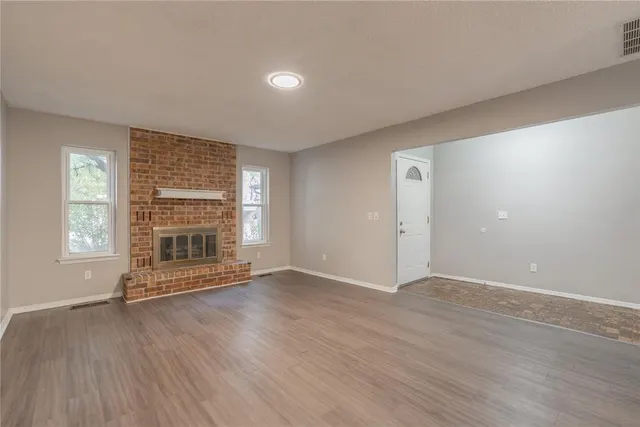 Photo 5 — 10445 Dover Drive, Yukon, OK 73099