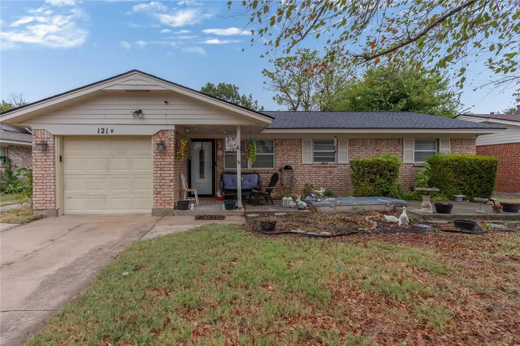 Photo 2 — 121 W Ridge Road, Norman, OK 73069