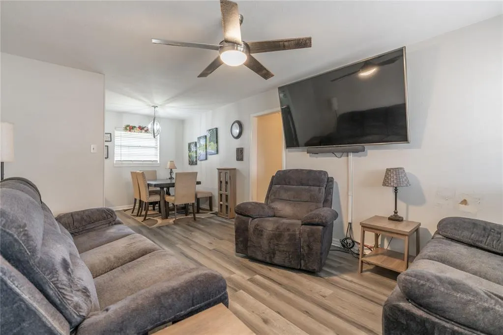 Photo 3 — 121 W Ridge Road, Norman, OK 73069