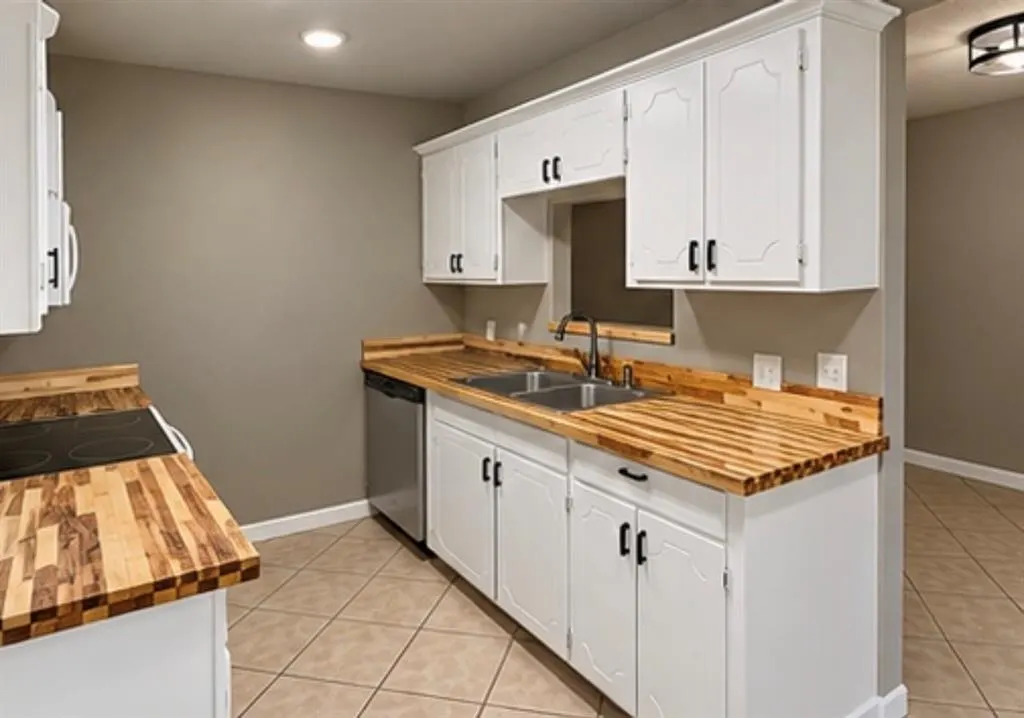 Photo 2 — 1122 E 17th Street, Chandler, OK 74834