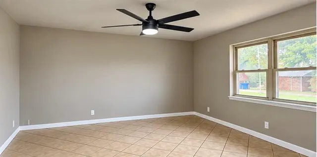 Photo 4 — 1122 E 17th Street, Chandler, OK 74834