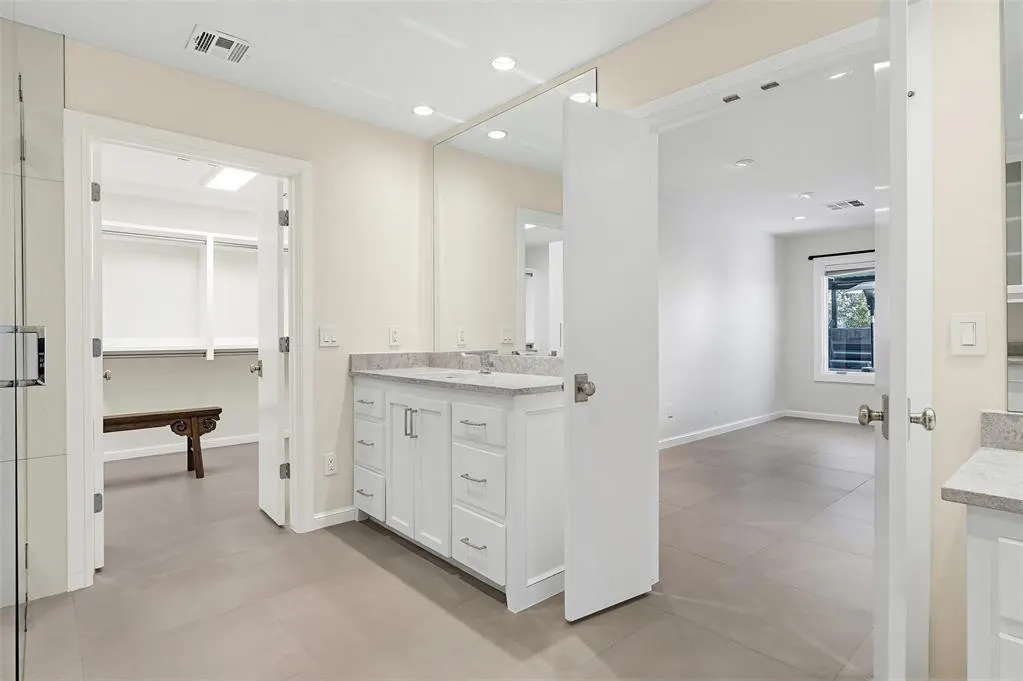 Photo 9 — 1708 Randel Road, Nichols Hills, OK 73116