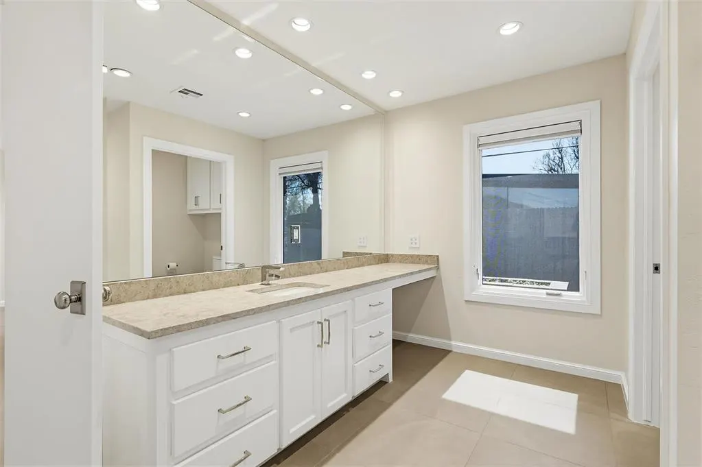 Photo 10 — 1708 Randel Road, Nichols Hills, OK 73116
