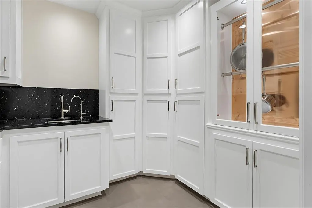 Photo 12 — 1708 Randel Road, Nichols Hills, OK 73116