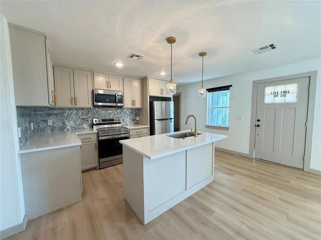 Photo 2 — 737 NW 89th Street, Oklahoma City, OK 73114