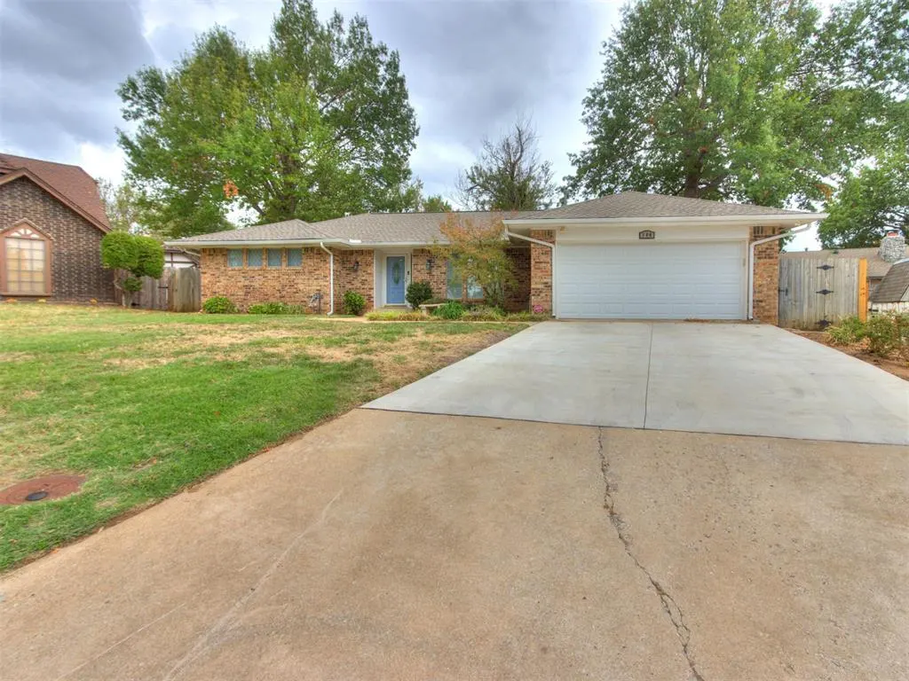 Front exterior — 104 Redbird Circle, Midwest City, OK 73110