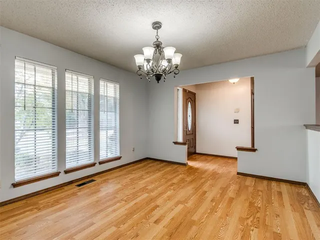 Photo 4 — 104 Redbird Circle, Midwest City, OK 73110