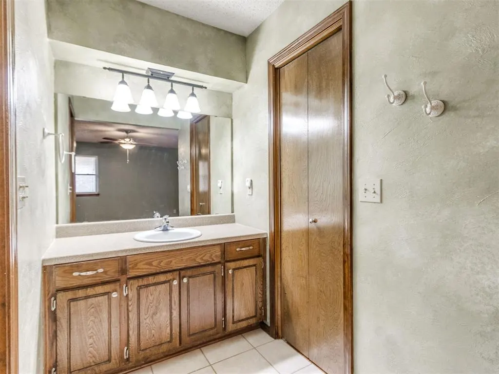 Photo 41 — 104 Redbird Circle, Midwest City, OK 73110