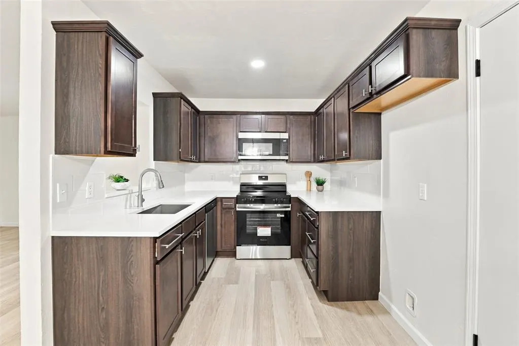 Photo 10 — 217 Elwood Drive, Edmond, OK 73013