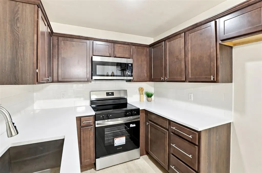 Photo 13 — 217 Elwood Drive, Edmond, OK 73013