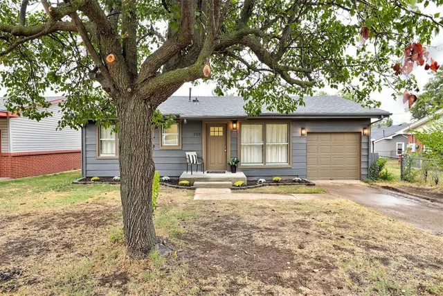 Photo 2 — 708 E Johnson Street, Norman, OK 73071