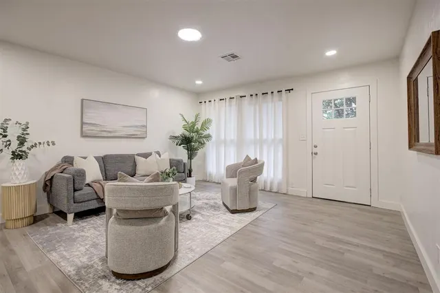 Photo 4 — 708 E Johnson Street, Norman, OK 73071