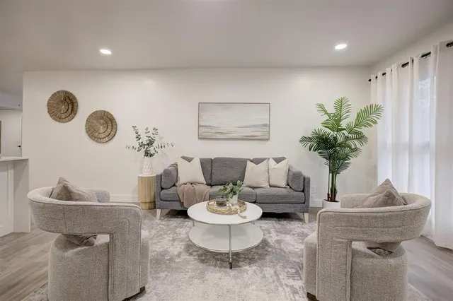 Photo 6 — 708 E Johnson Street, Norman, OK 73071