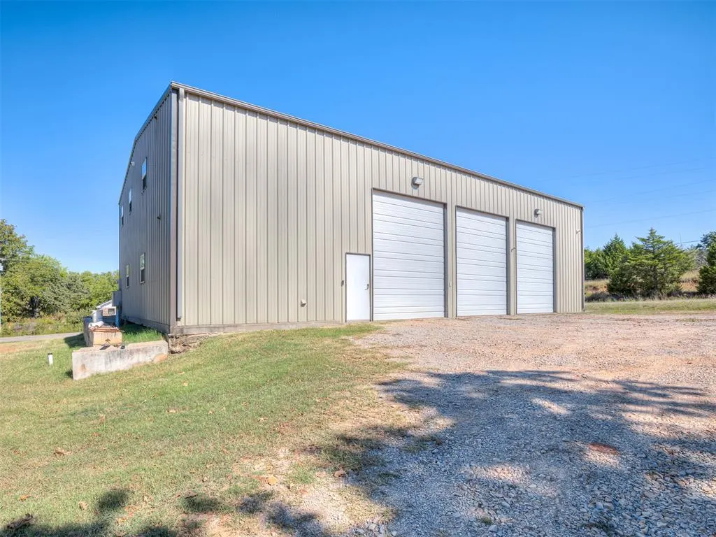 Photo 2 — 1340 S Fishmarket Road, McLoud, OK 74851