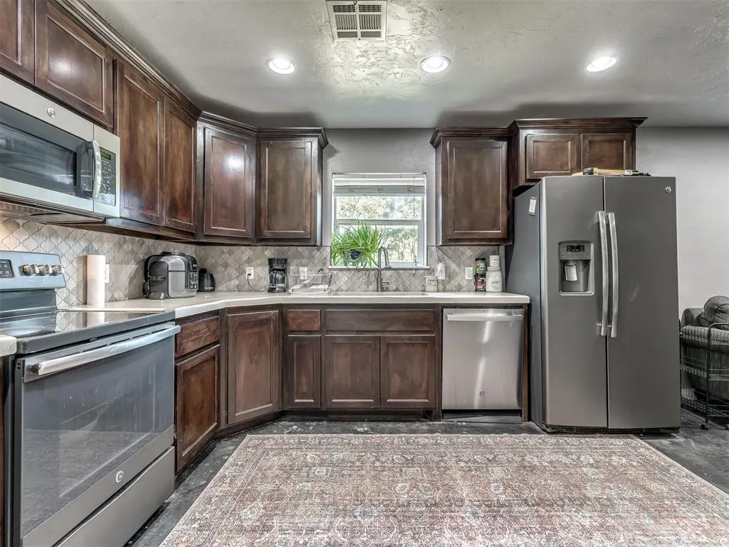 Photo 3 — 1340 S Fishmarket Road, McLoud, OK 74851