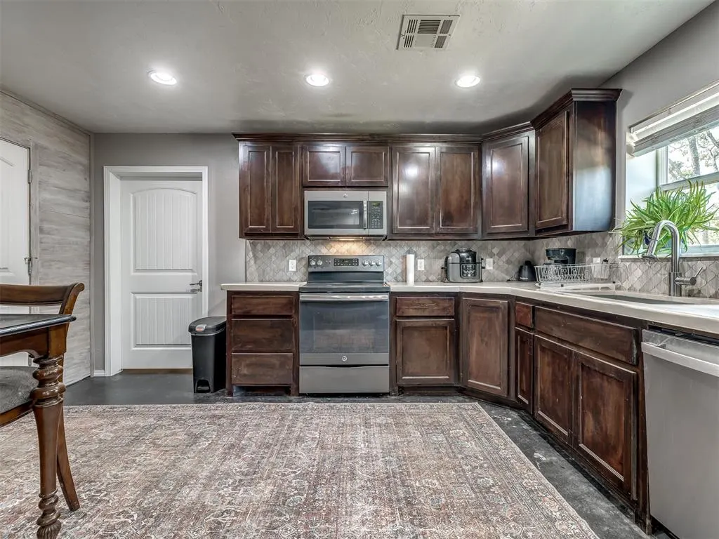Photo 6 — 1340 S Fishmarket Road, McLoud, OK 74851