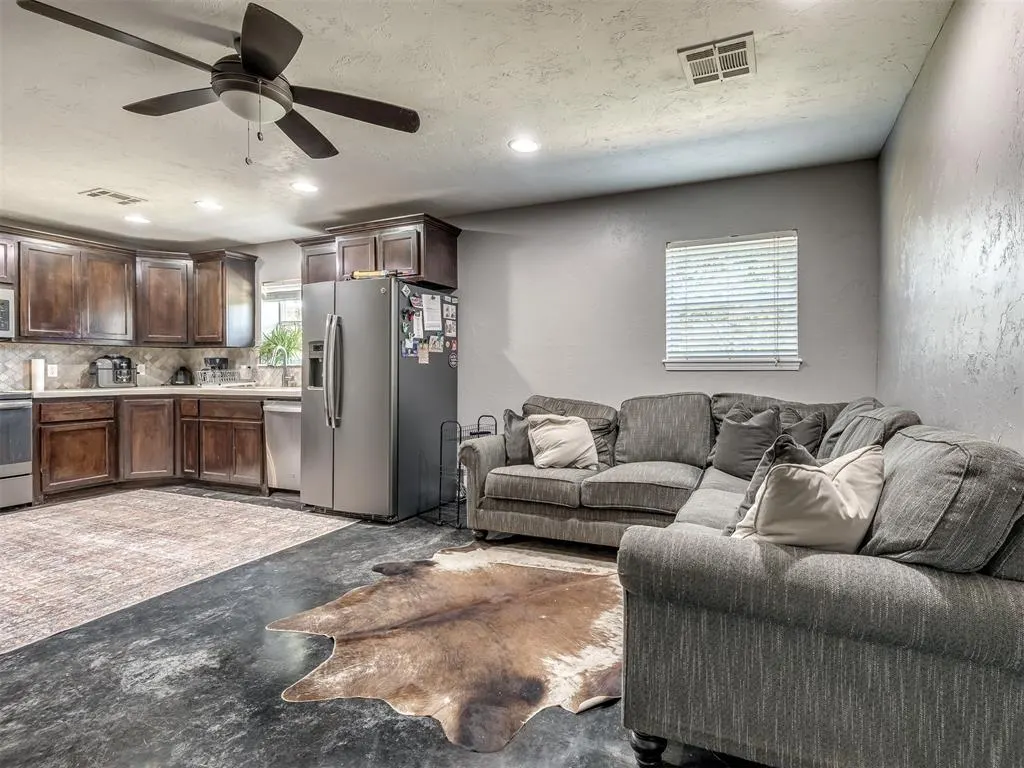 Photo 10 — 1340 S Fishmarket Road, McLoud, OK 74851