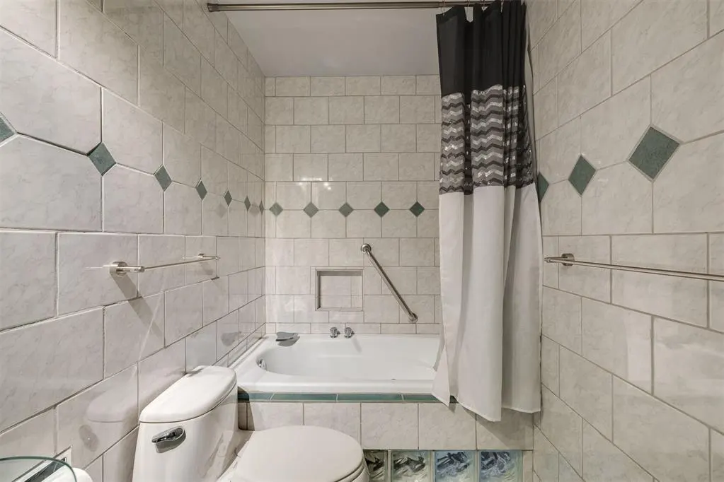 Photo 21 — 2527 NW 62nd Street 214, Oklahoma City, OK 73112
