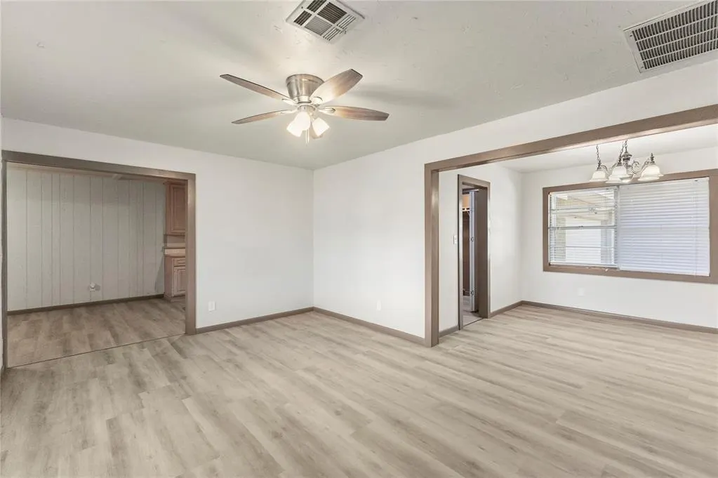 Photo 5 — 820 W 22nd Street, Ada, OK 74820