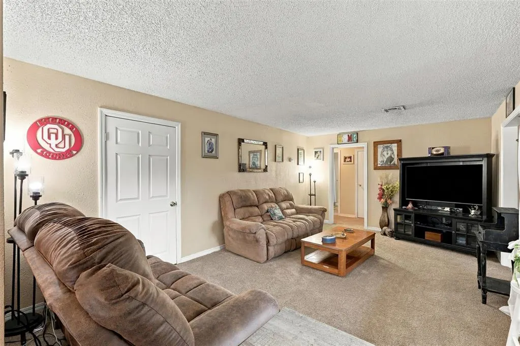 Photo 7 — 12401 S Henney Road, Oklahoma City, OK 73165
