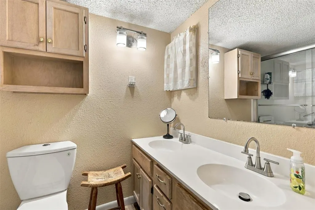 Photo 12 — 12401 S Henney Road, Oklahoma City, OK 73165