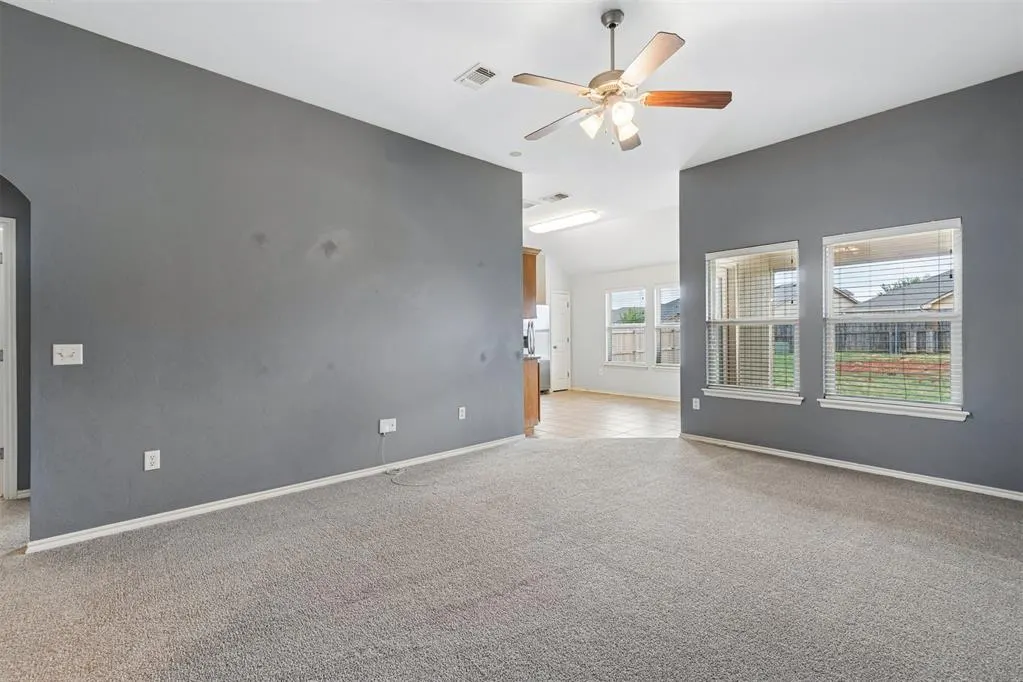 Photo 9 — 13305 SW 4th Street, Yukon, OK 73099
