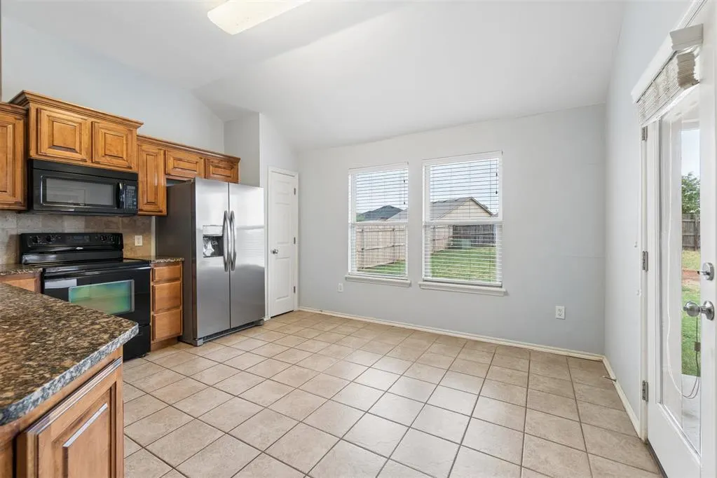 Photo 10 — 13305 SW 4th Street, Yukon, OK 73099