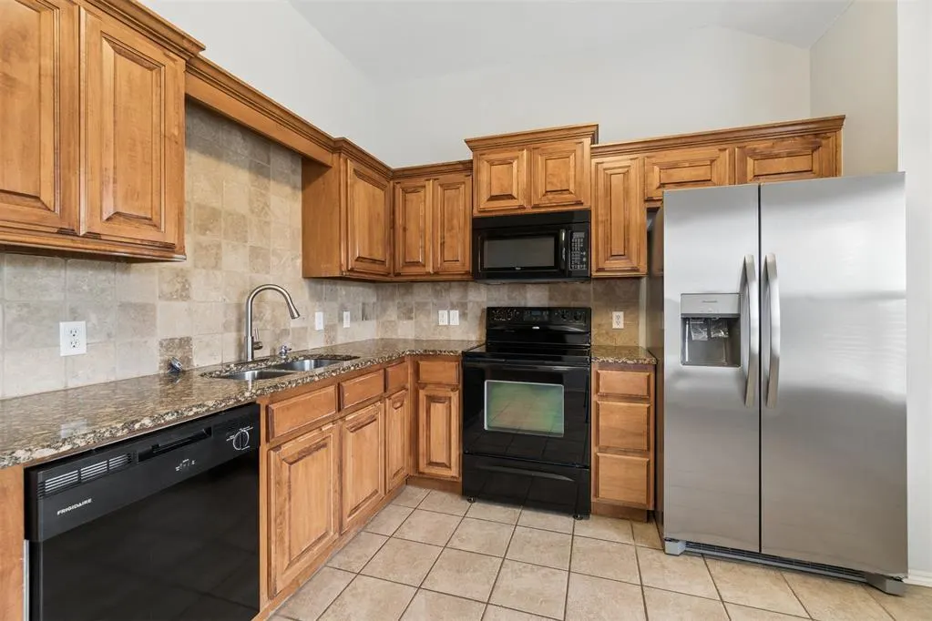 Photo 16 — 13305 SW 4th Street, Yukon, OK 73099