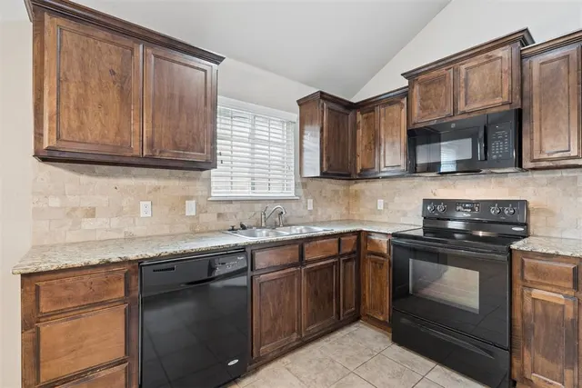 Photo 8 — 2312 NW 199th Street, Edmond, OK 73012