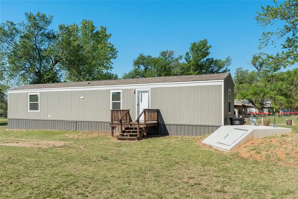 Front exterior — 716 W 2nd Street, Watonga, OK 73772