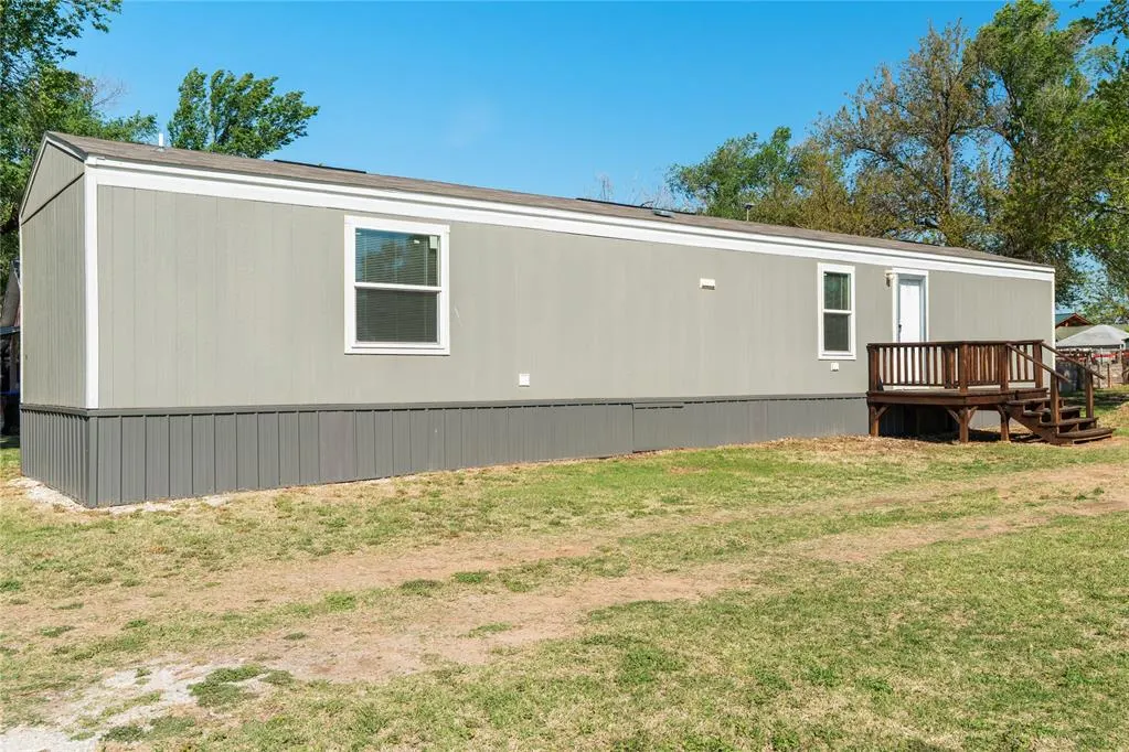 Photo 3 — 716 W 2nd Street, Watonga, OK 73772