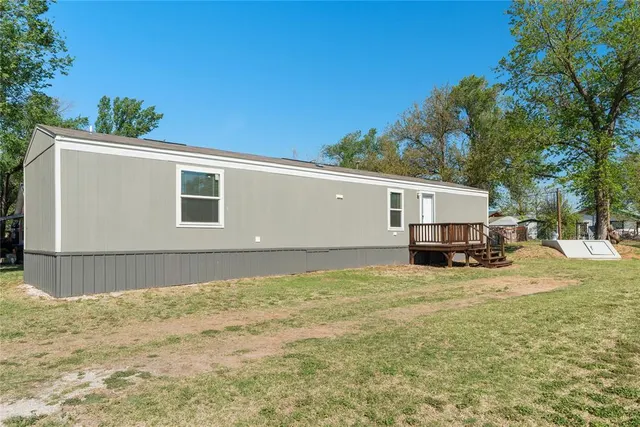 Photo 4 — 716 W 2nd Street, Watonga, OK 73772
