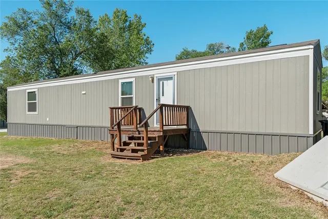 Photo 5 — 716 W 2nd Street, Watonga, OK 73772