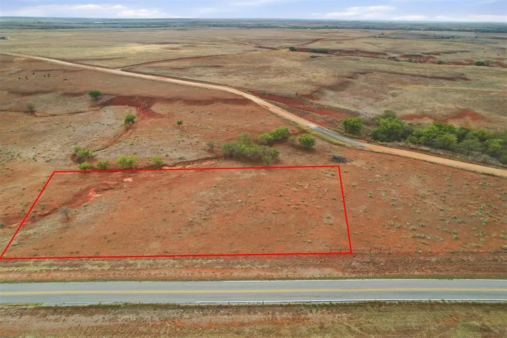 Front exterior — S Frontage Road, Sayre, OK 73662