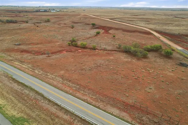 Photo 5 — S Frontage Road, Sayre, OK 73662