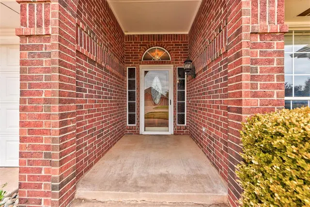 Photo 3 — 3909 Brunswick Lane, Norman, OK 73072