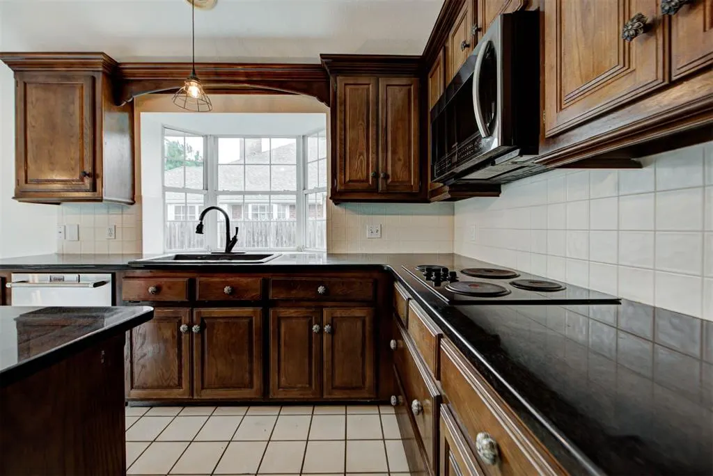 Photo 18 — 3909 Brunswick Lane, Norman, OK 73072