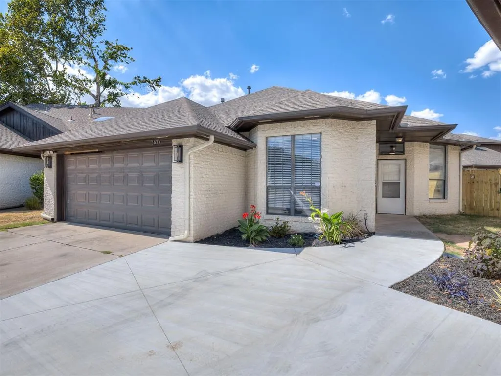 Front exterior — 3833 Ives Way, Norman, OK 73072